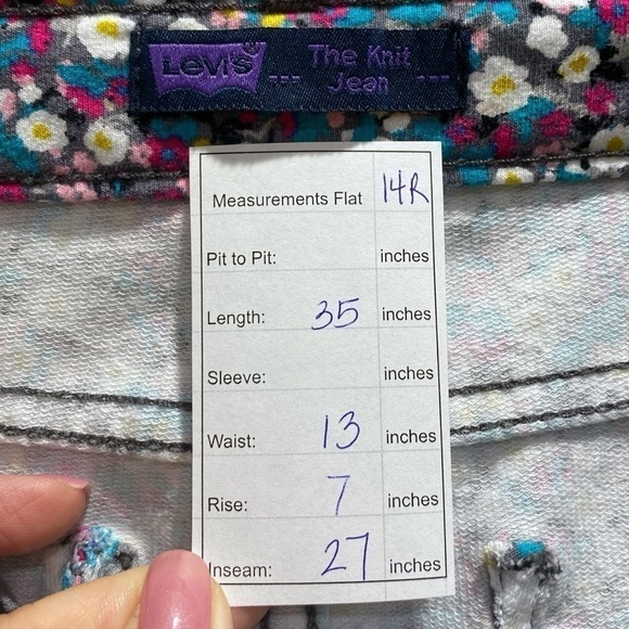 LEVI’S Floral Girl’s “The Knit Jean” - Picture 15 of 15